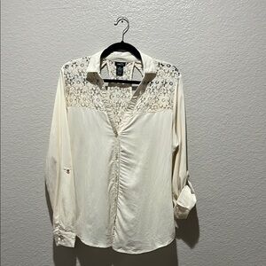 rue21 Women’s Cream Button Down Blouse Lace Notched Collar V neck Sz XL vacay
